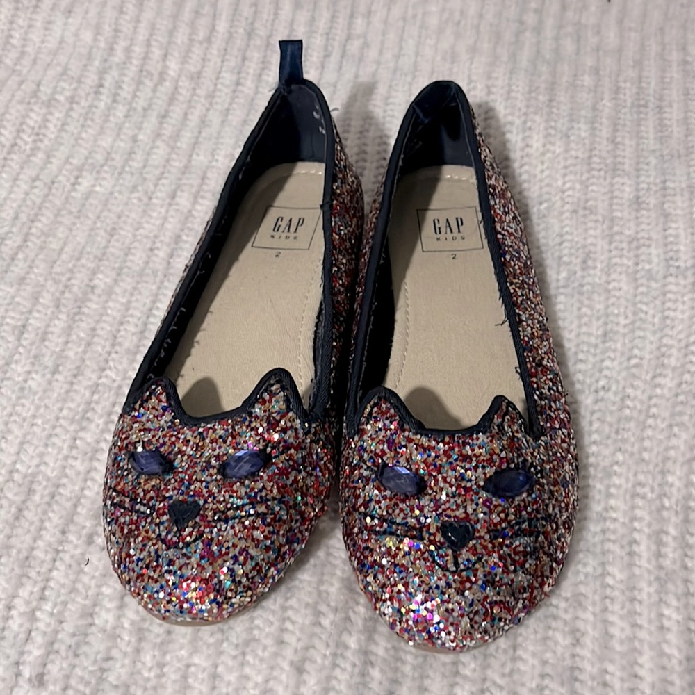 Gap cat shoes